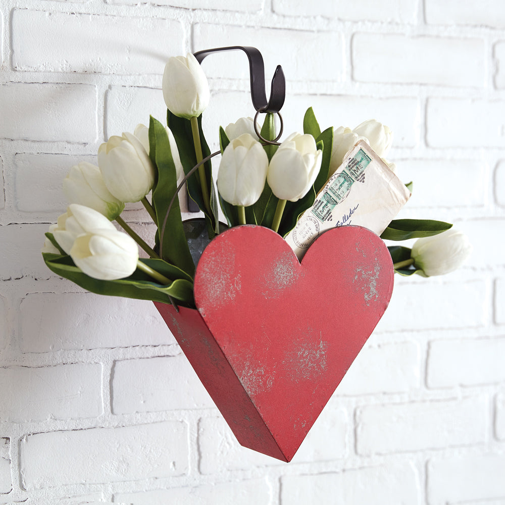 Charming Heart-Shaped Hanging Planter