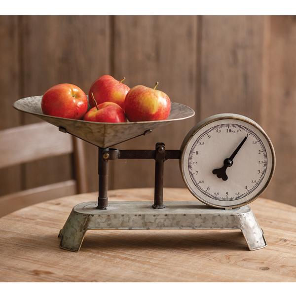 Antique Universal Family scale, shop scale, farmhouse decor, kitchen scale, black scale, vintage outlet scale, metal scale, vintage kitchen